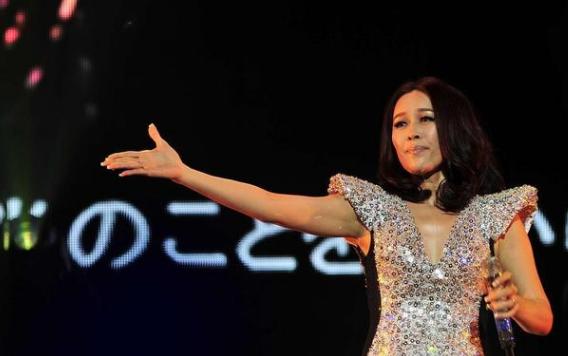 那英嘲讽刀郎,那英回应当众踹人原视频