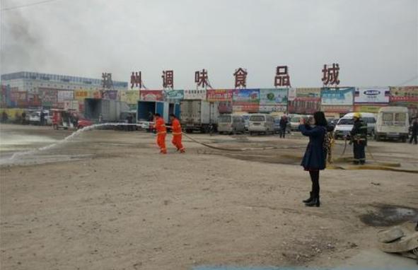 从摆烟摊起步到年销售上百亿，河南“水产教母”杨正芳的传奇人生