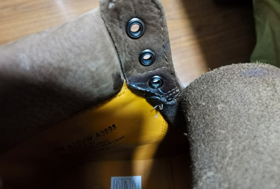 踢不烂大黄靴磨脚踝,踢不烂马丁靴磨脚吗