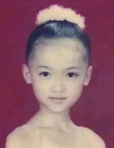 吴谨言是怎么出道的,吴谨言和angelababy撞脸