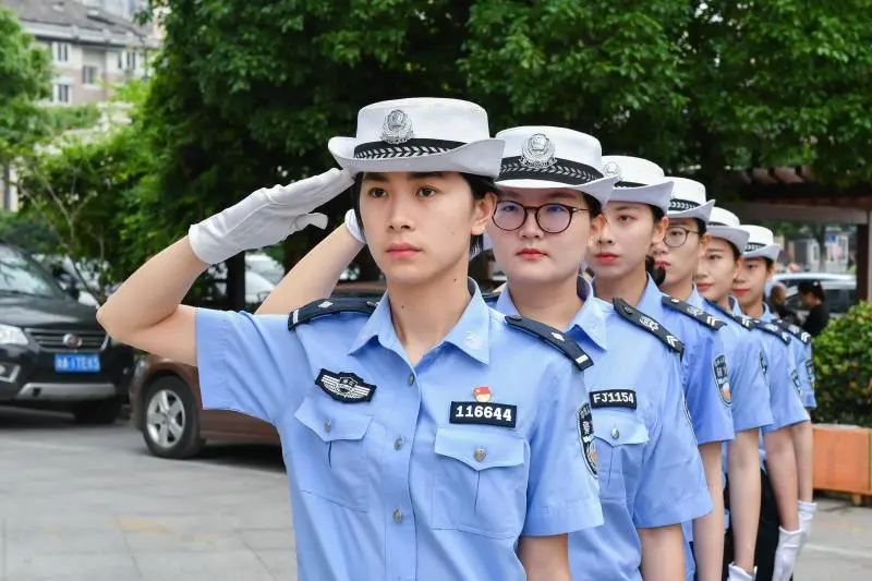 20年的交警,20年警花