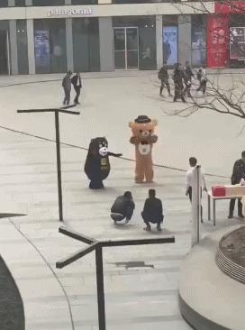 哈哈哈哈哈哈我笑到我妈把鞋塞我嘴里