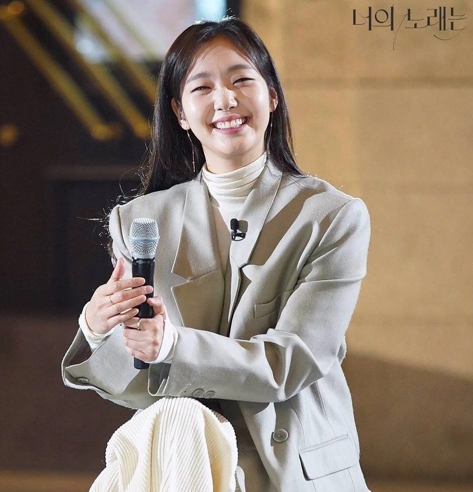 大衣连衣裙秋冬,温柔风连衣裙怎么穿搭