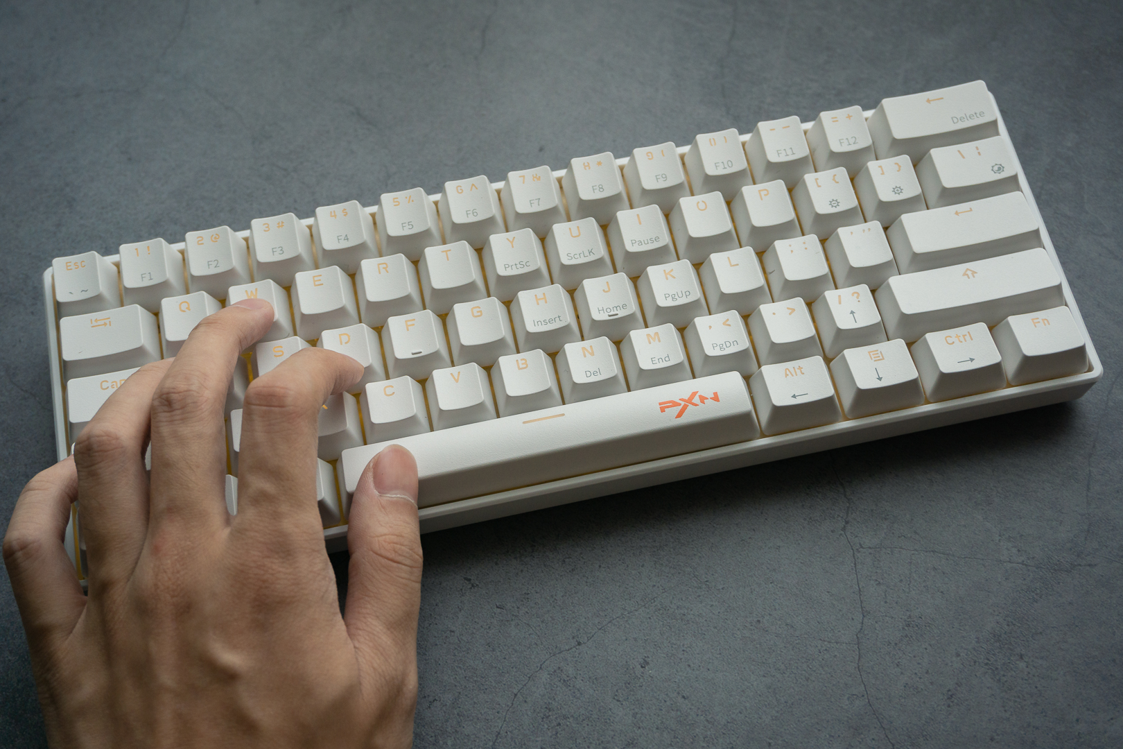 莱仕达k30手游键盘,如何用键鼠玩手游