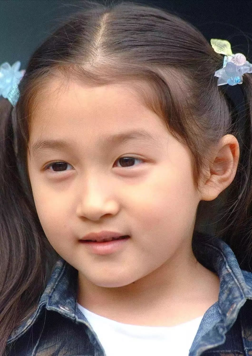 关晓彤有没有黑眼圈,关晓彤黑眼圈困扰