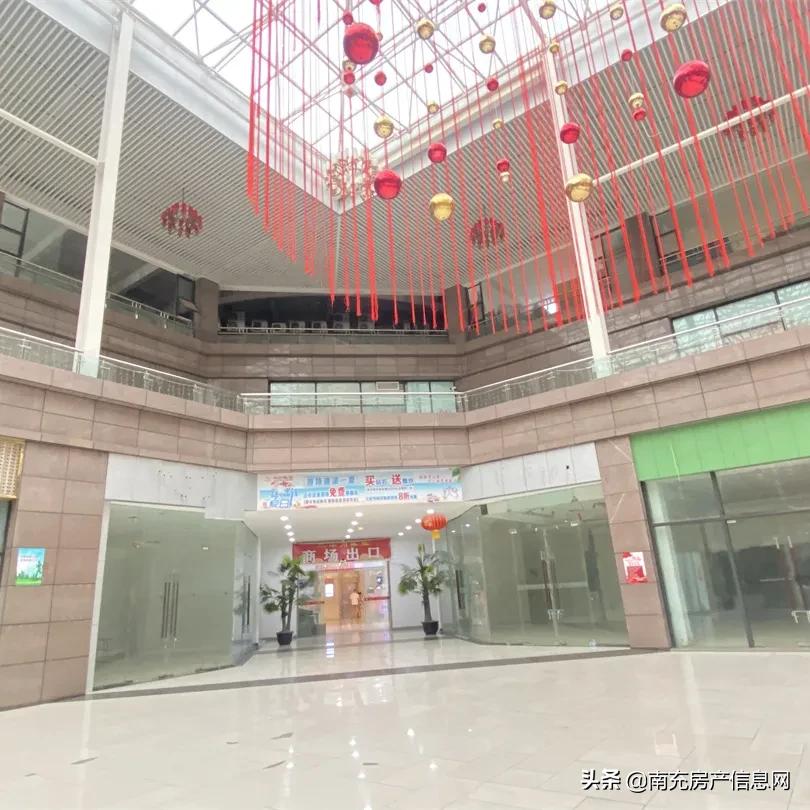 嘉陵区比较繁华商业区,商业不足