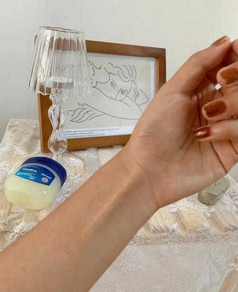 香水刚喷的时候很刺鼻正常吗,什么香水喷多了会有酒精味