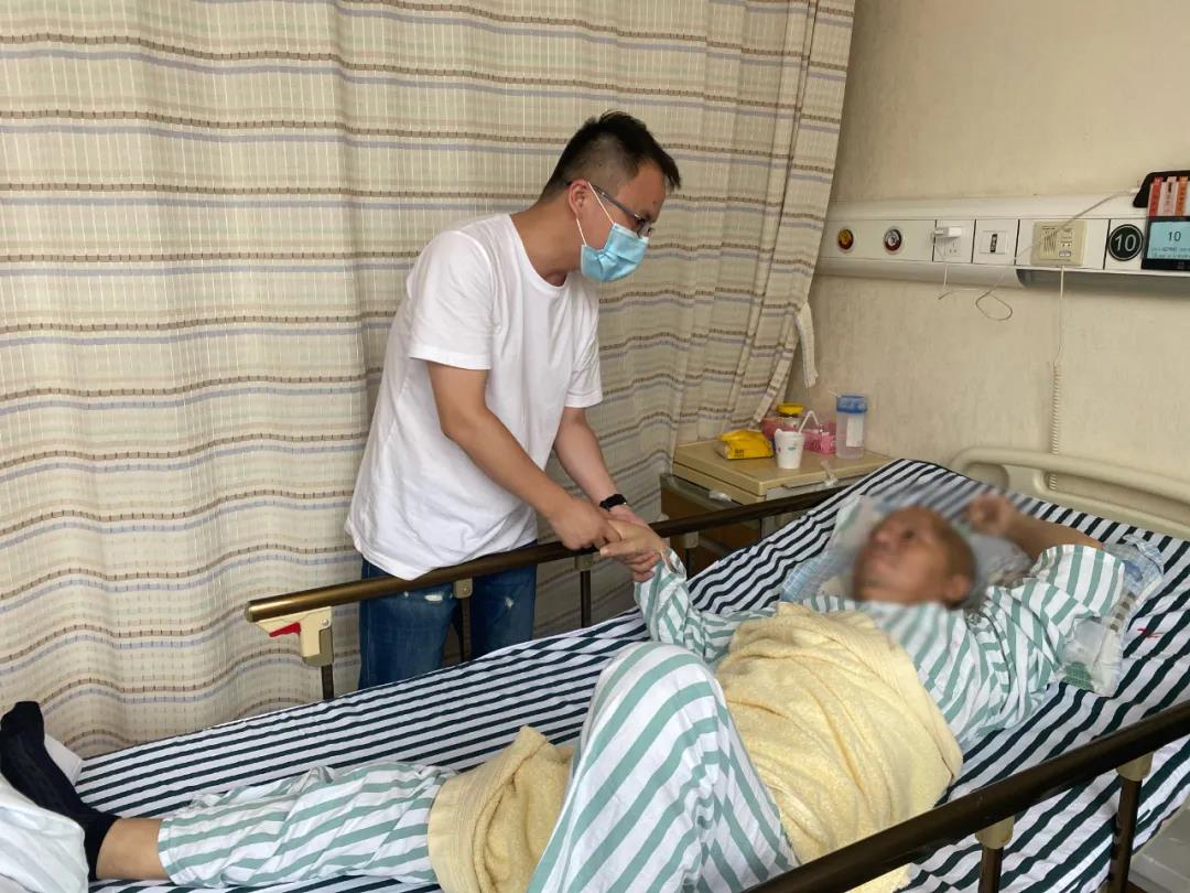 苏州九龙医院抢救昏迷车祸司机检查发现竟是疾病惹的祸