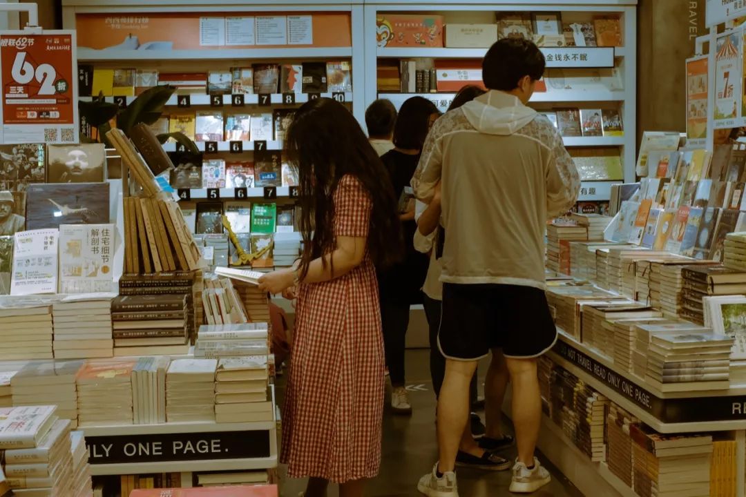 我和男朋友一起上班,我和男朋友在同一家公司实习