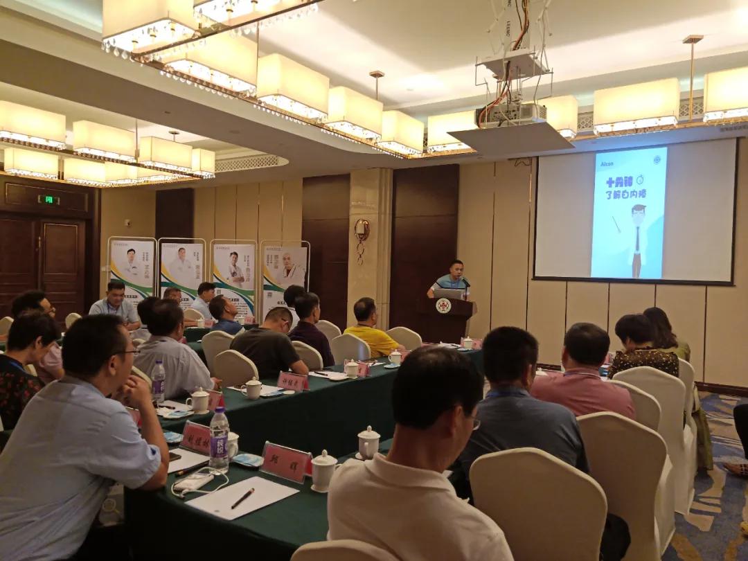 弘扬抗疫情精神医师节,弘扬抗疫精神致敬中国医生