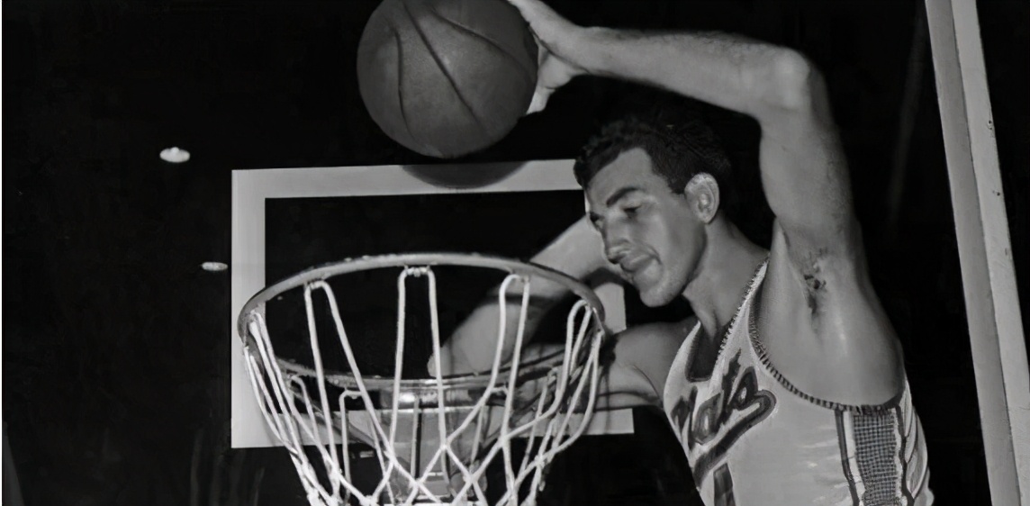 76人艾弗森进总决赛阵容,76人欧文艾弗森