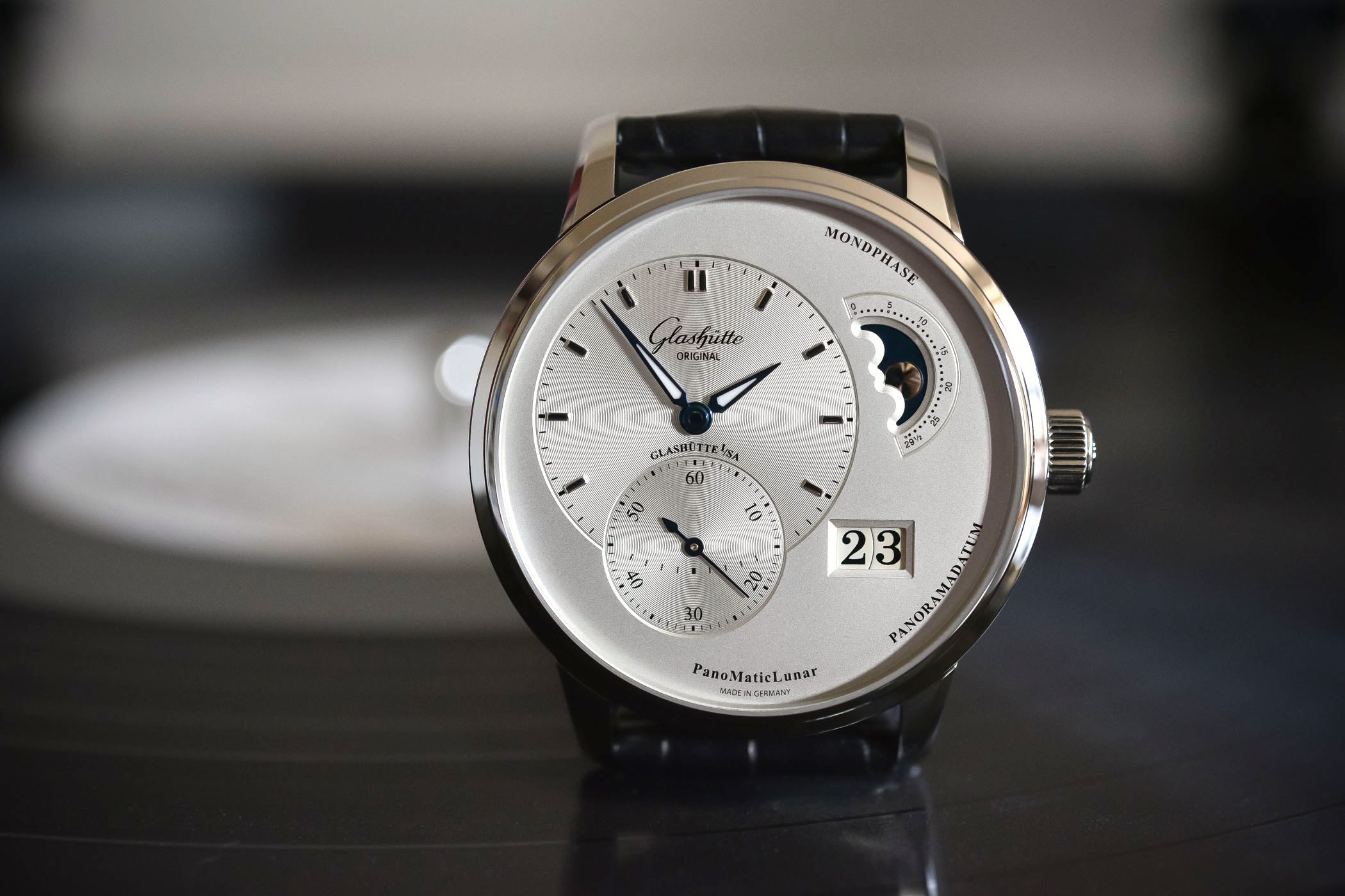 同样一个款式机芯不一样,同样的机芯为什么价格不一样