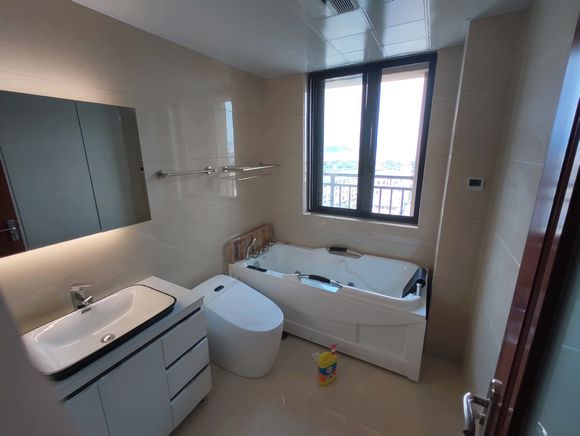 亲戚参观装修中的房子,参观亲戚家装