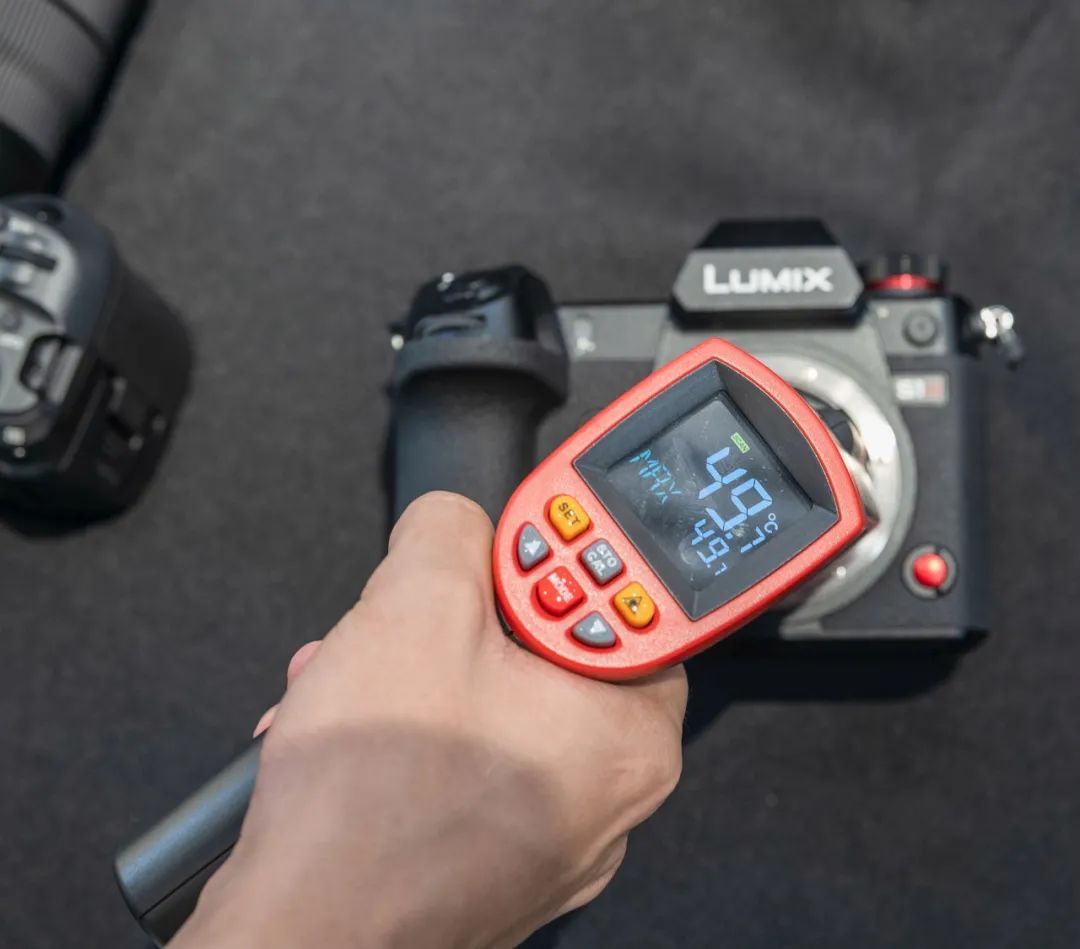 号称最强视频机的R5、S1H和α7SⅢ发热大对比