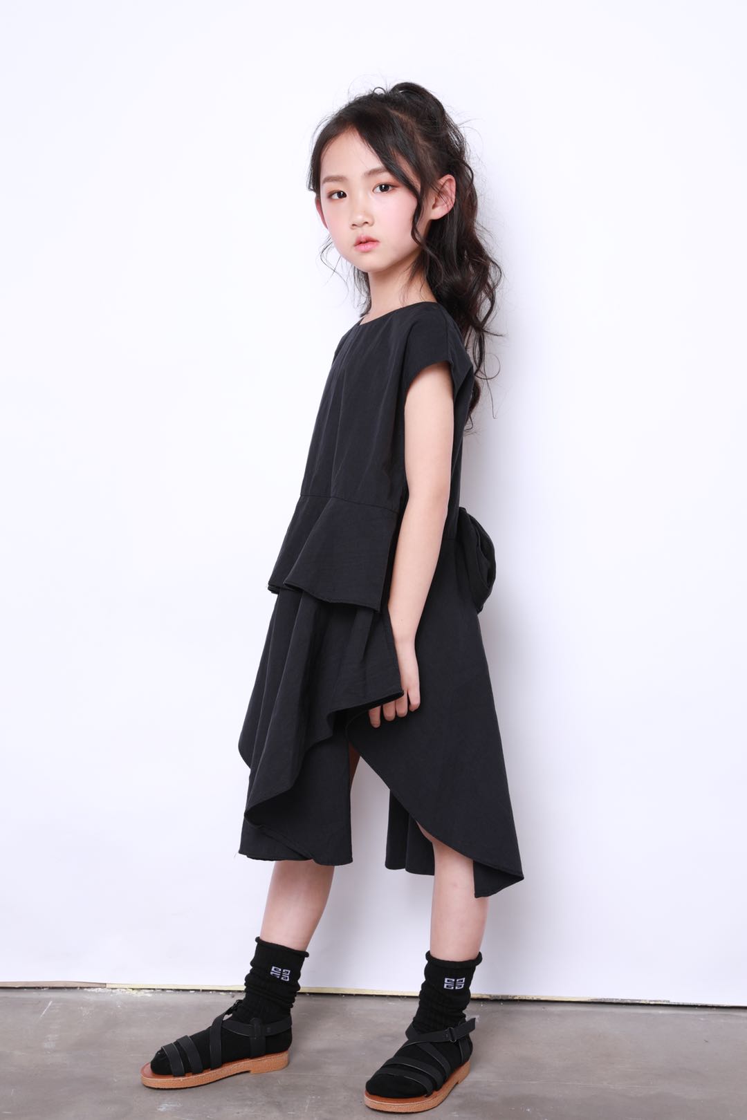 营营童装批发,原阳女装外贸尾单正品尾货直播