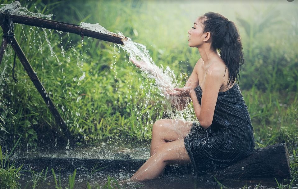 孕妈平躺胎动更频繁为什么,准妈妈胎动一直在右边