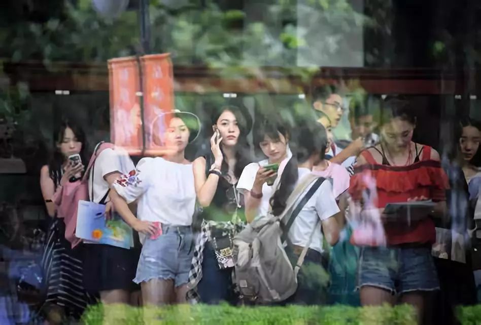 零零后央视,纪录片《零零后》