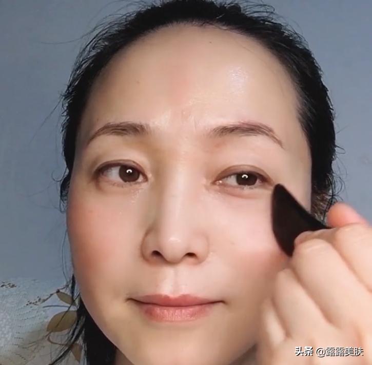 面部抗衰老刮痧手法图解,面部刮痧能延缓衰老吗