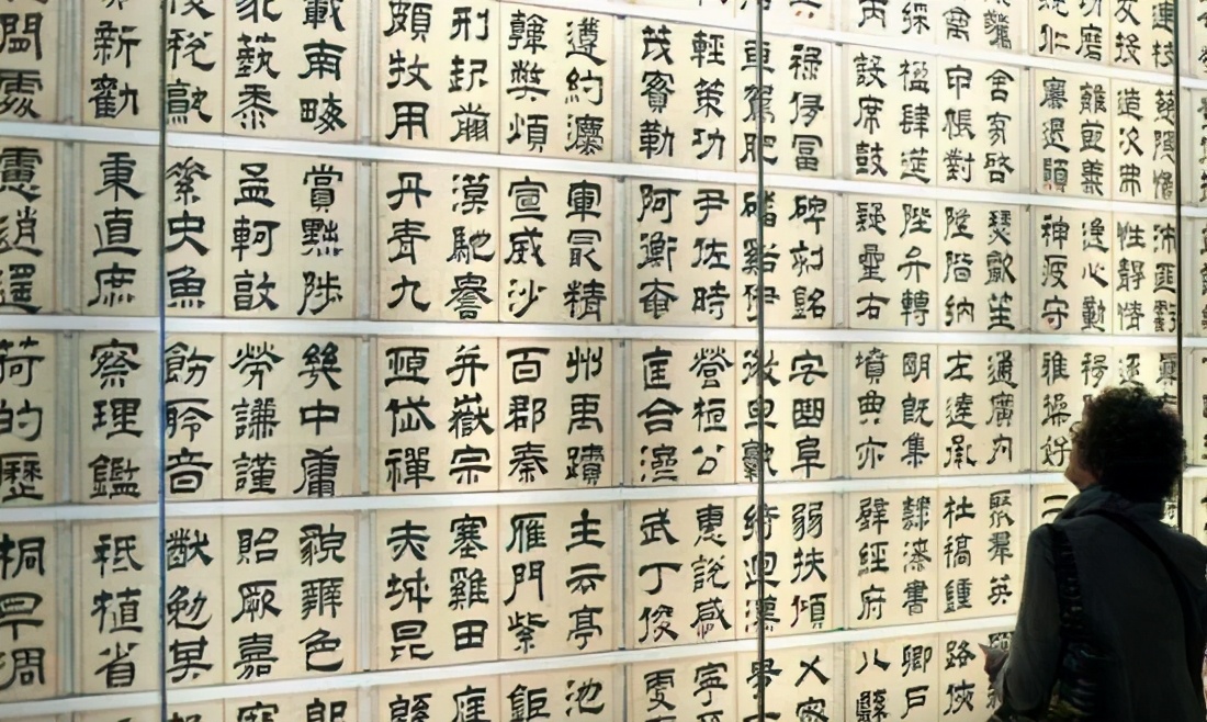 闊╁浗鑹轰汉浣庤胺,闊╁浗鑹轰汉鎷煎懡