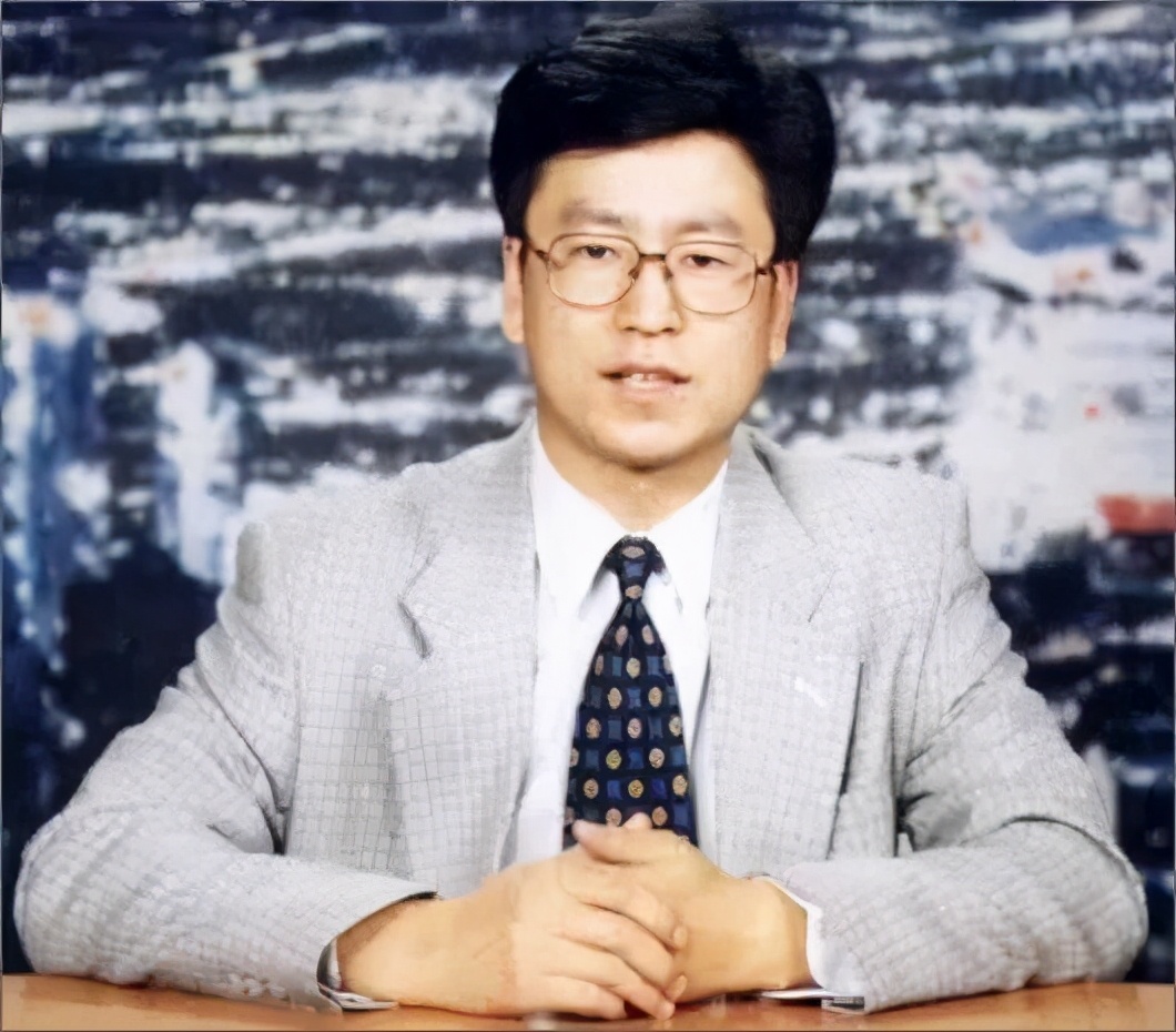 白岩松老婆是镇江哪里人,白岩松镇江