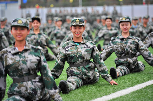 拉筋拉到腿后面的筋痛,拉筋拉到腿发麻好吗