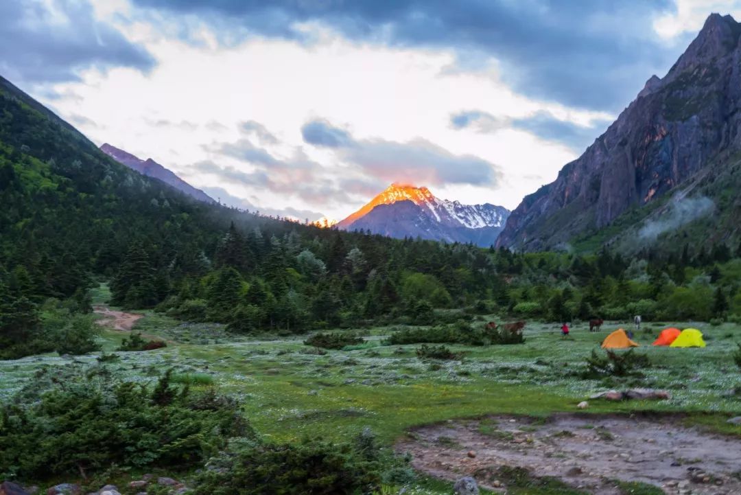 国内100条徒步路线,一生必去的10条徒步线