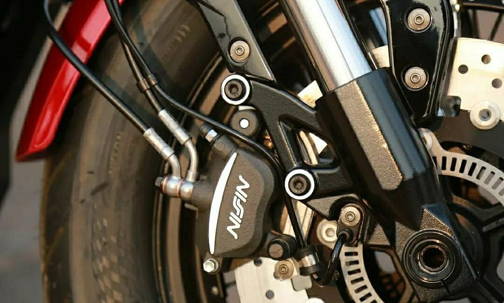 龙嘉V霸650发布：辐条、日清、KYB、无钥、座椅手把加热