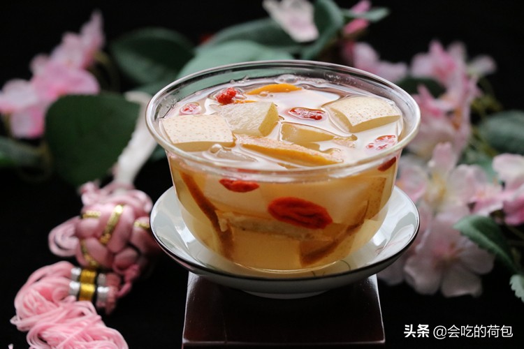 秋季这样吃梨加倍润肺止咳,秋季要多吃哪些食物