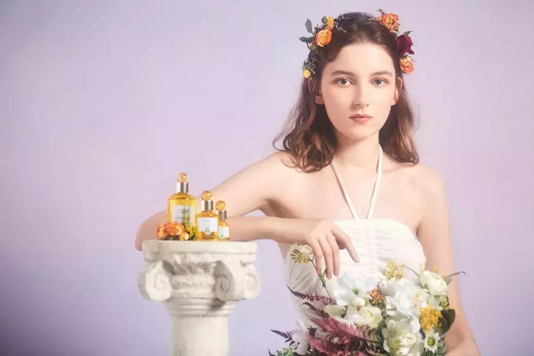 爱诺玛亚金盏花,爱诺玛亚花神手表