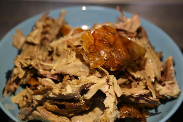 吃完烤鸭的鸭架子怎么办,北京烤鸭的鸭架怎样处理好吃