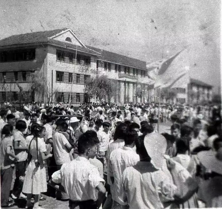 就业率99.24%！西部第一名校：走出42位两院院士，坐拥12大网红餐厅！