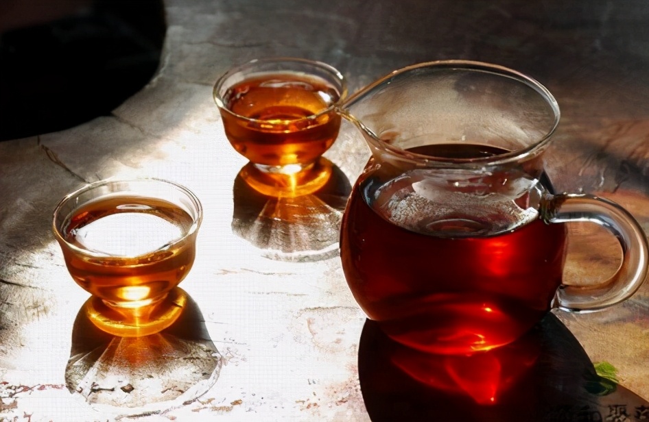 空腹喝茶伤害胃,空腹喝茶的危害头晕心慌