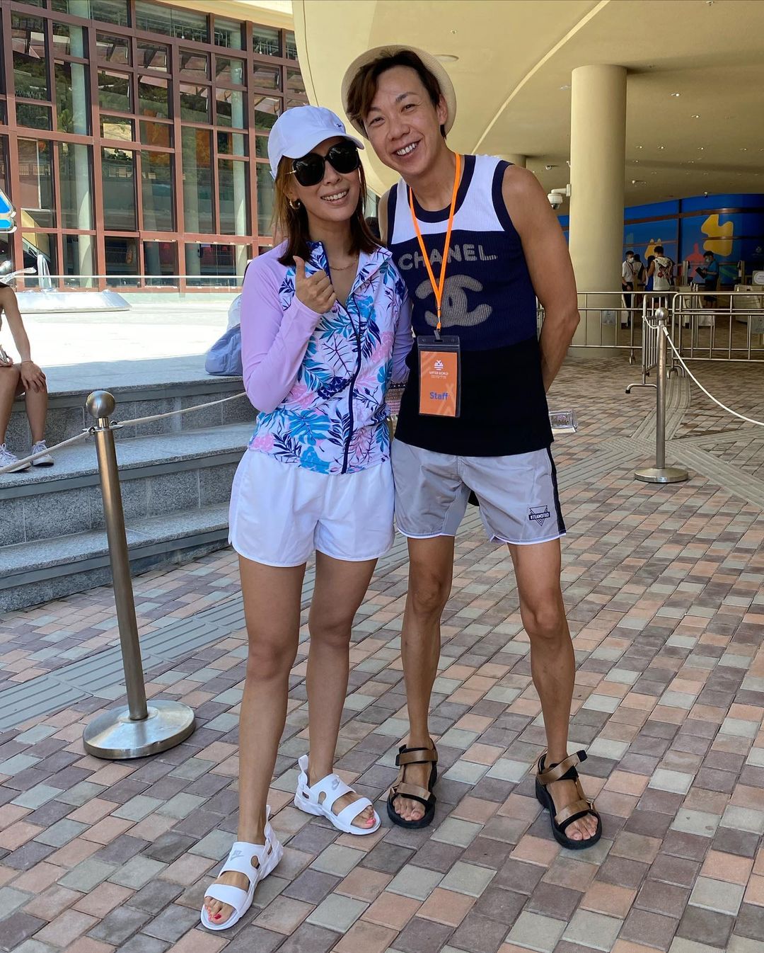 黎姿徐子淇亲密合影展甜美笑容,甘比端庄徐子淇