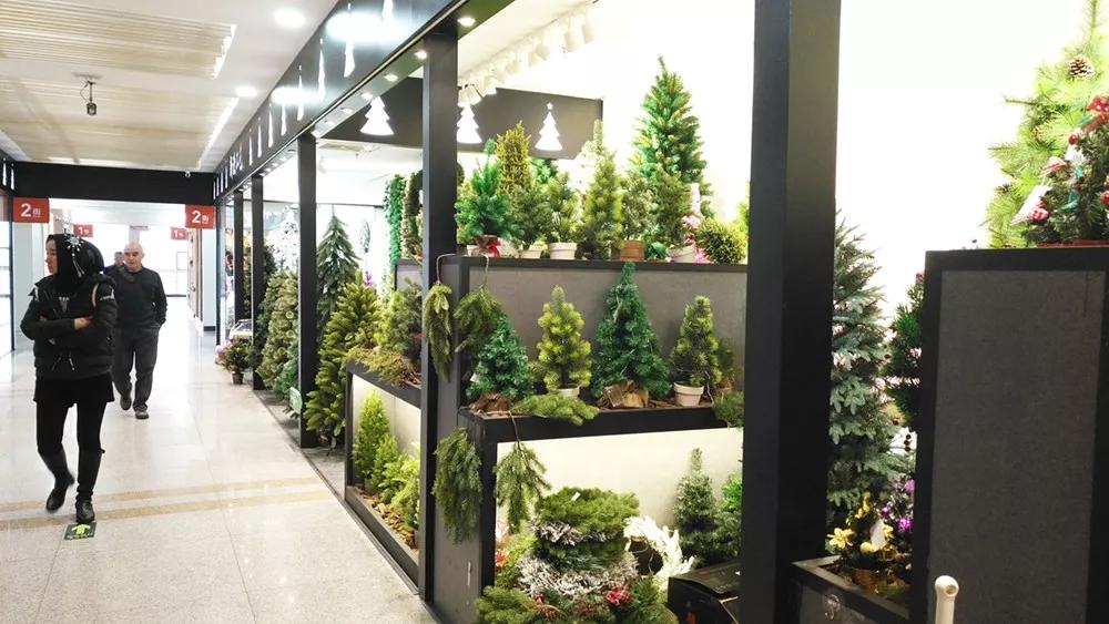 投入几万，弄两台电脑，义乌年轻人发了一笔“圣诞财”