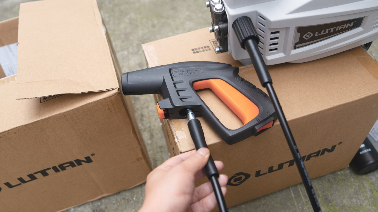 绿田高压洗车机使用教程,绿田lutian1700w洗车机评测