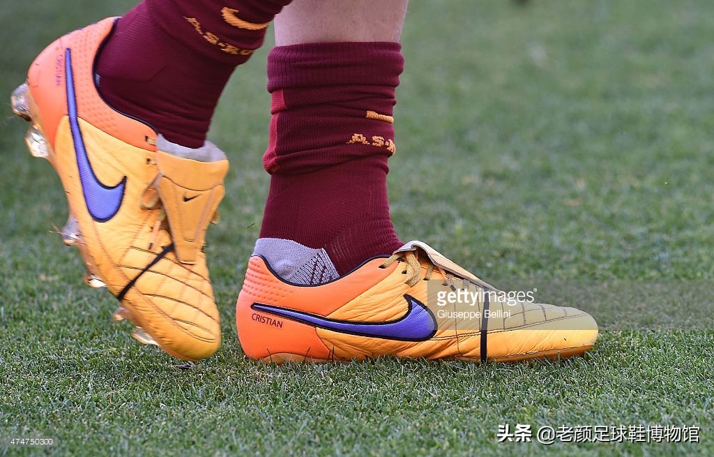 17岁签约nike,t90头号代言人欧锦赛反水怒喷球鞋散热差