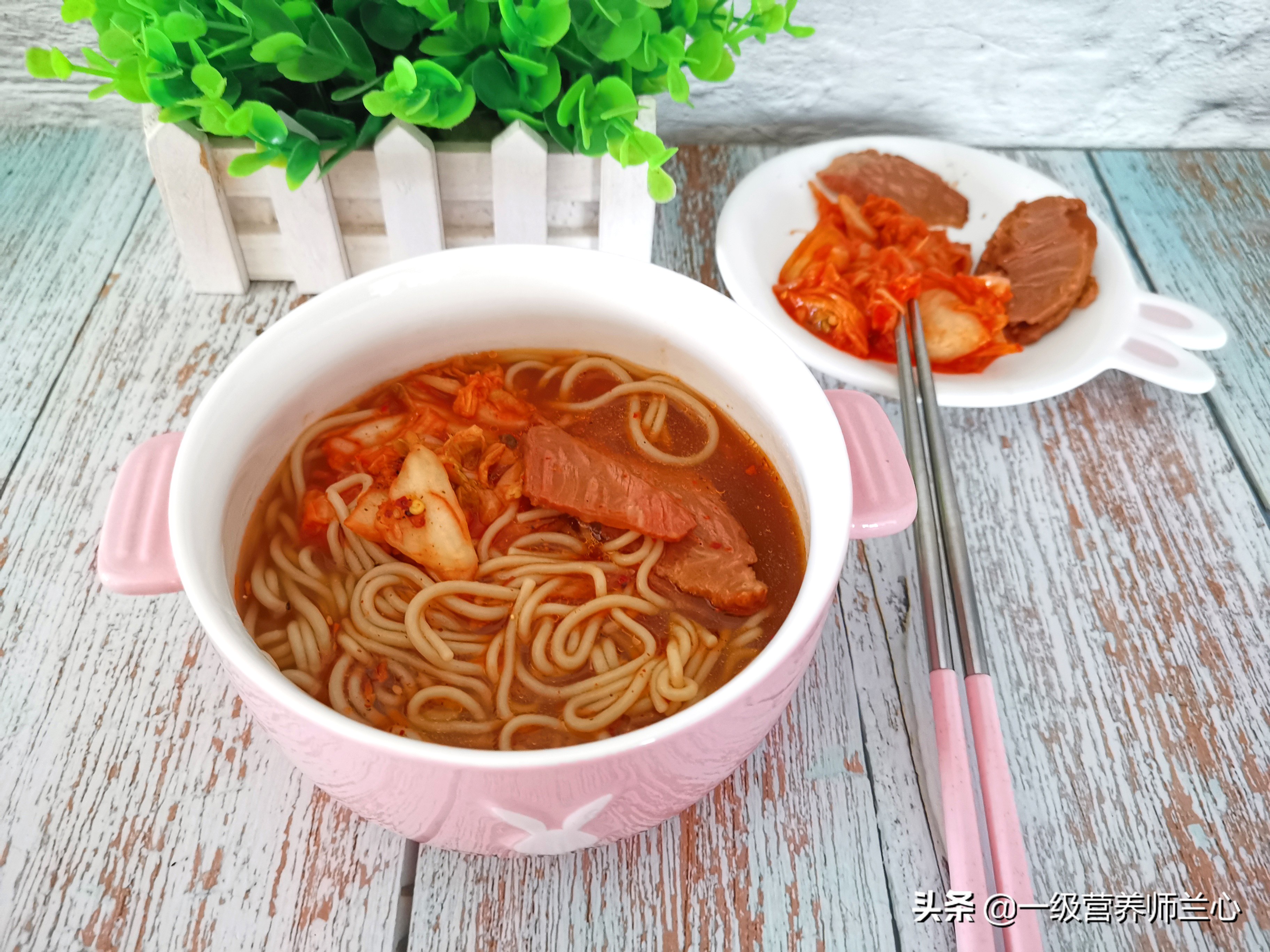 东北老公在家做烤冷面,广西冷面30元