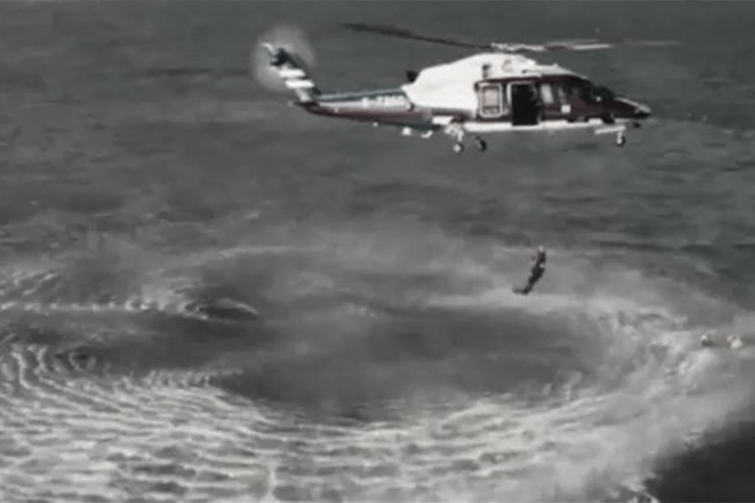 海底钻井平台倒塌,海上酒店坍塌