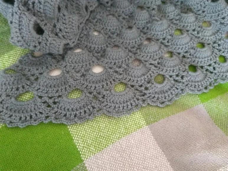 祖母方格三角围巾的各种编织方法,三角围巾镂空钩针花样图案大全