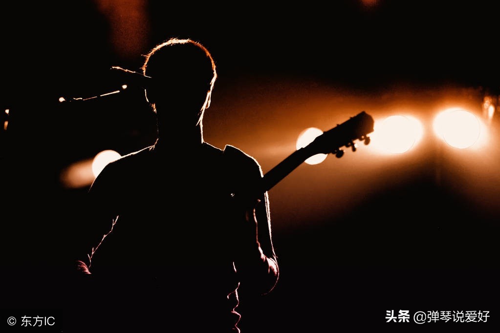 初学吉他应该指弹还是拨片弹,初学吉他掌握不好节奏