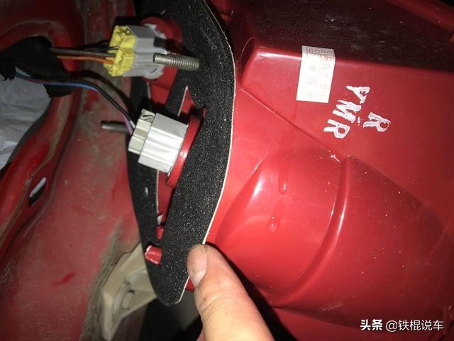 马自达3老款后备箱进水起雾,经典马自达3尾箱漏水