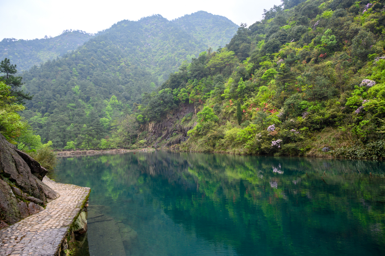 浙江这座宝藏小城，藏着一处山水秘境，史称江南第一名山