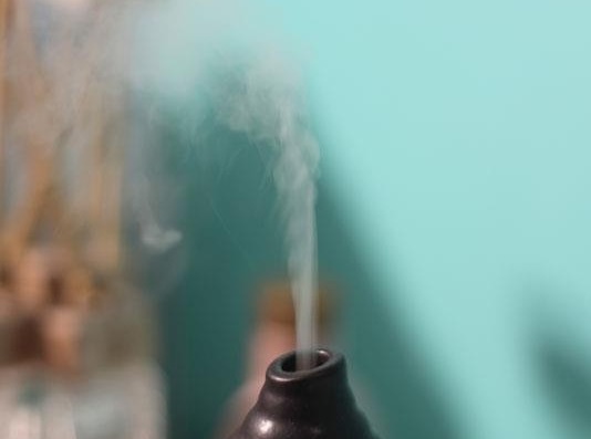 化妆品精油的功效和使用方法,化妆品的精油的作用与功效