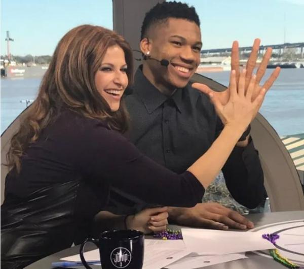 顶级球星投篮是哪根手指拨球,顶级球员握杆