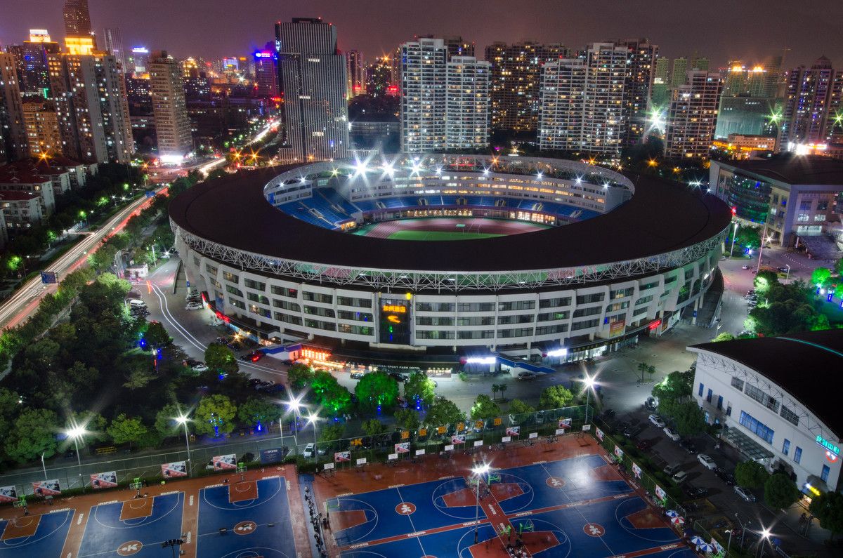 行路难不忘报国,中超球队体育场