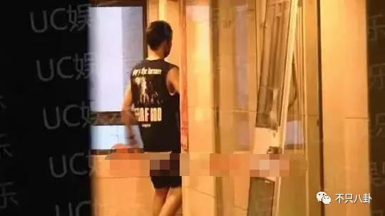 他俩到底分没分？甜蜜恋爱时怎么也没想到现在会撕成这样吧