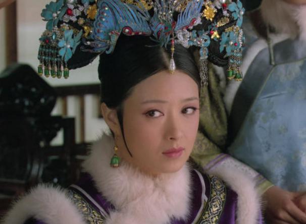 她暗讽姚晨出轨，给粉丝发6万红包，发博拒演“华妃”却被吐槽