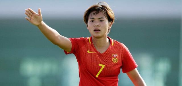 中国女足王霜拥抱贾秀全,中国女足贾秀全王霜