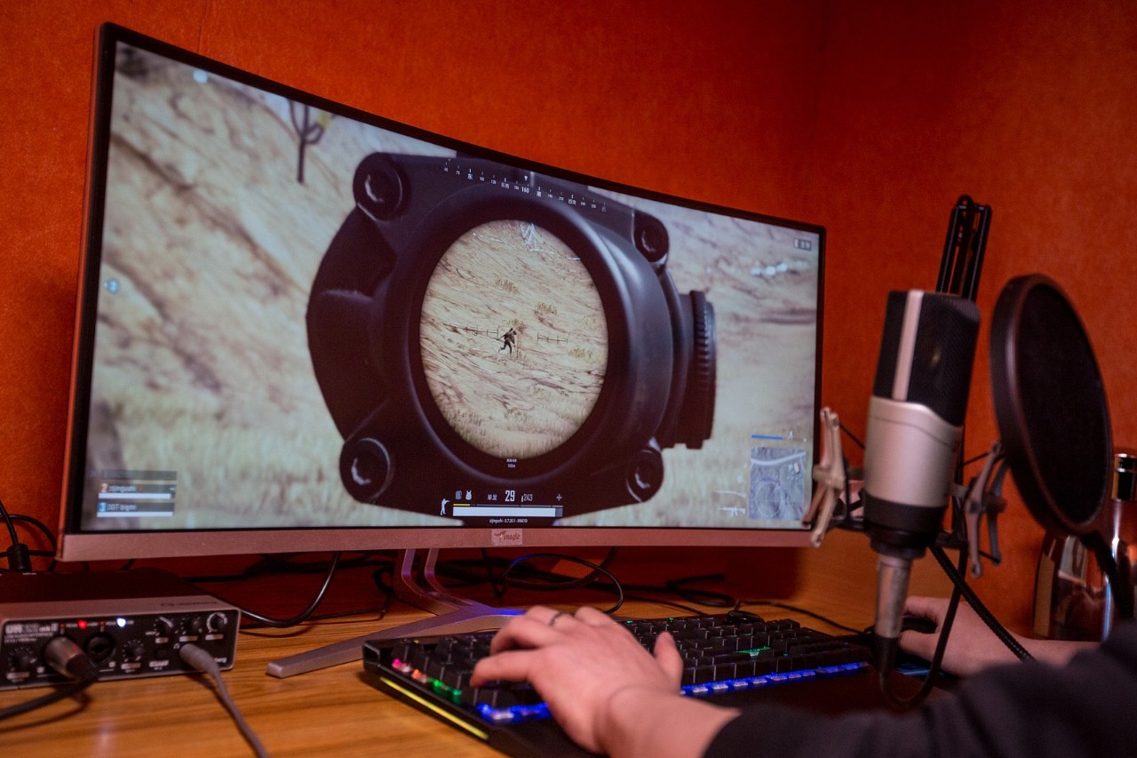 腾讯曲线“吃鸡”