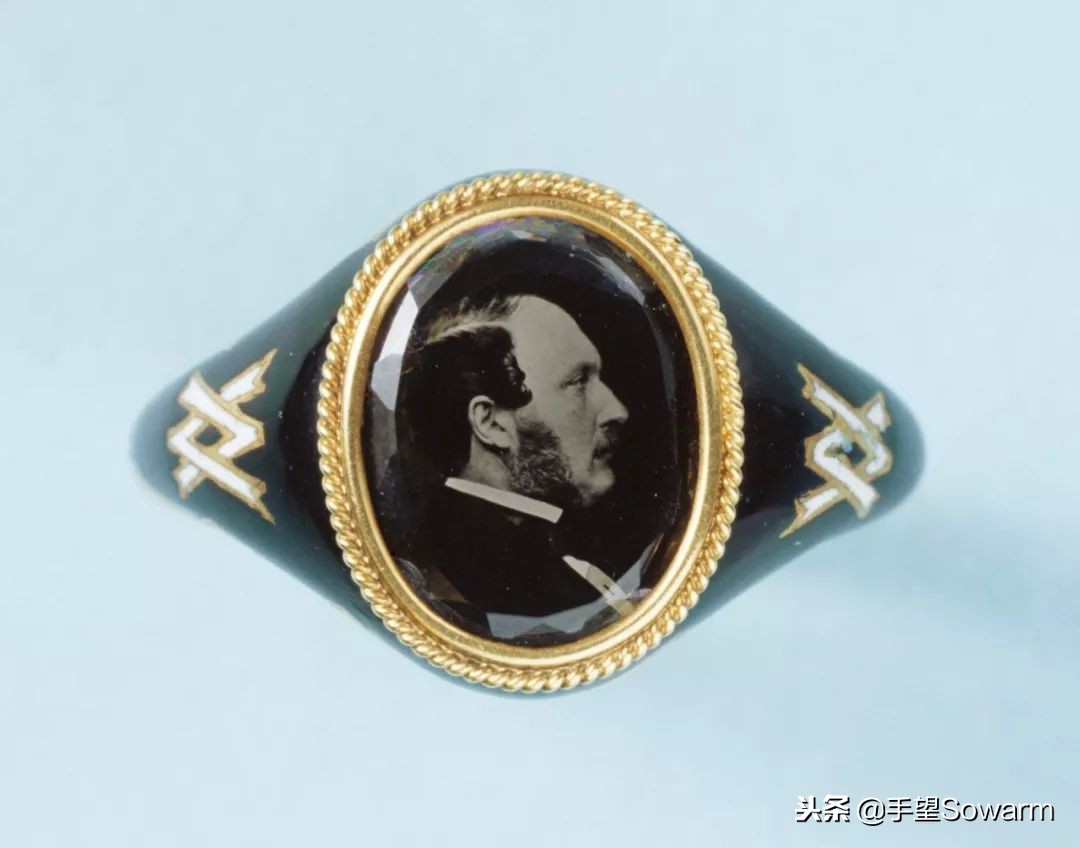 日不落帝国的君主，为爱让全国人民陪她守寡二十年